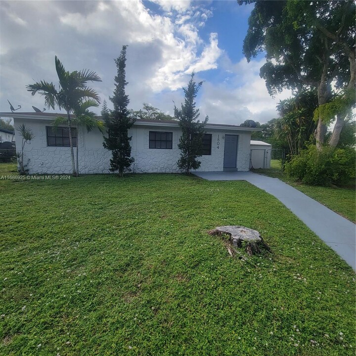 1804 NW 15th Ct in Fort Lauderdale, FL - Building Photo