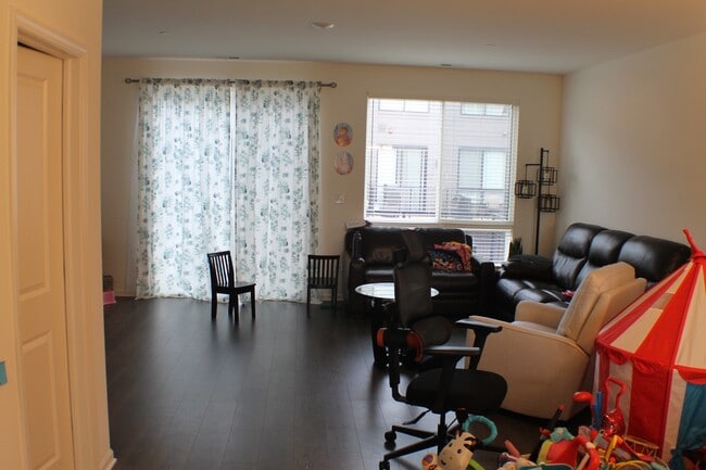 2323 Prestige Pl in Schaumburg, IL - Building Photo - Building Photo