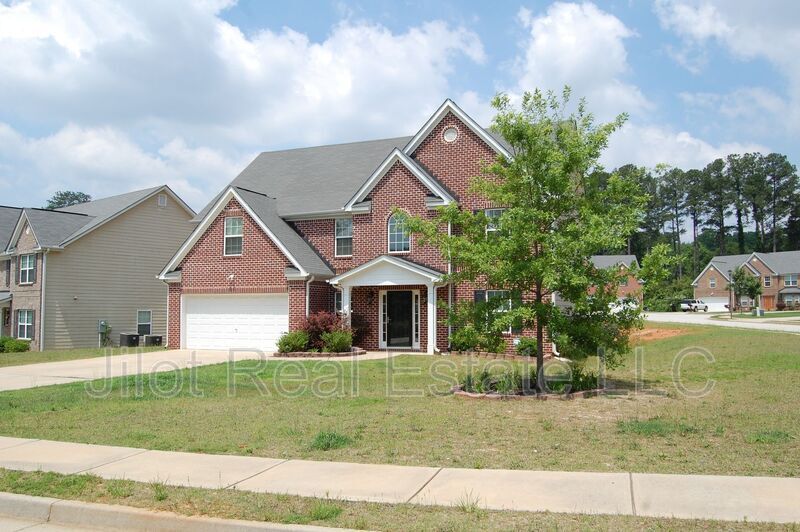 700 Yukon Way in Stockbridge, GA - Building Photo