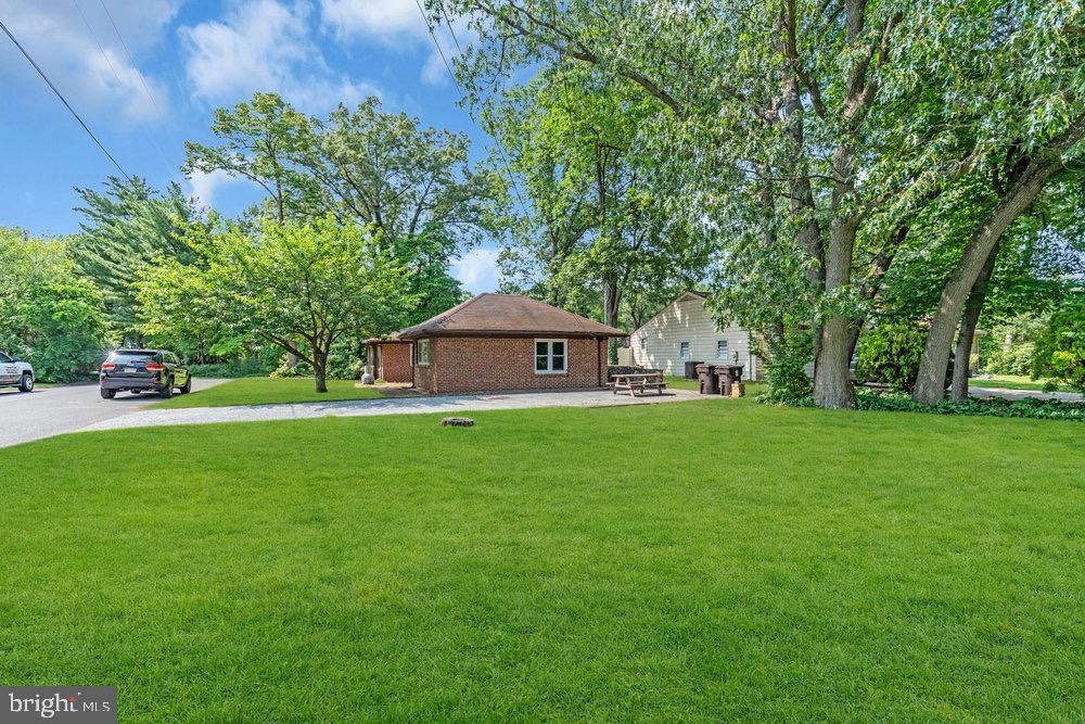 27 Litle Ave in Delran, NJ - Building Photo