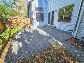 25715 SE 36th Pl in Issaquah, WA - Building Photo - Building Photo