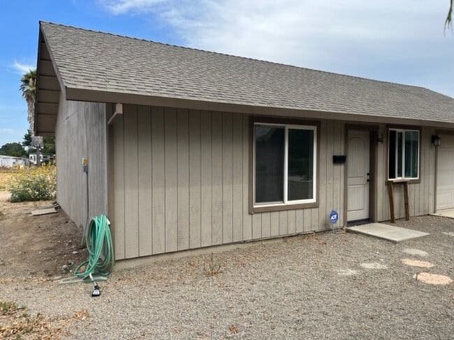 16350 Clover Ave in Patterson, CA - Building Photo - Building Photo