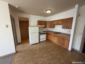 277 N Main St in Winchester, CT - Building Photo - Building Photo