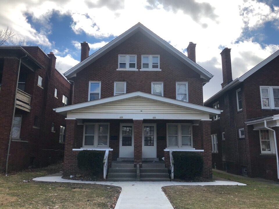 431 E 15th Ave in Columbus, OH - Building Photo