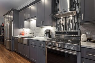 110 S Aberdeen St in Chicago, IL - Building Photo