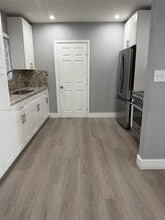 3098 NW 20th Ct in Fort Lauderdale, FL - Building Photo - Building Photo