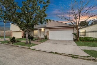 6407 Briar Terrace Dr in Houston, TX - Foto de edificio - Building Photo