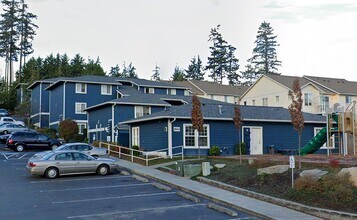 890 SW Kimball Dr in Oak Harbor, WA - Building Photo - Building Photo