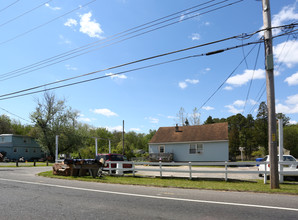 358 Lakehurst Rd in Browns Mills, NJ - Building Photo - Building Photo