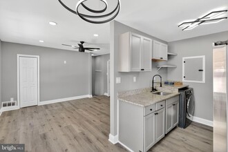 146 Joliet St, Unit B in Washington, DC - Building Photo - Building Photo