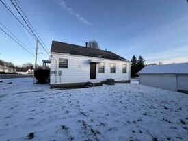 932 Headley St in Zanesville, OH - Building Photo