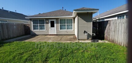 2520 Trailwood Dr in Cantonment, FL - Building Photo - Building Photo