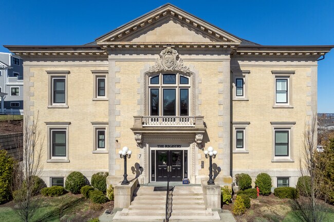 7 Russell St in Plymouth, MA - Foto de edificio - Building Photo