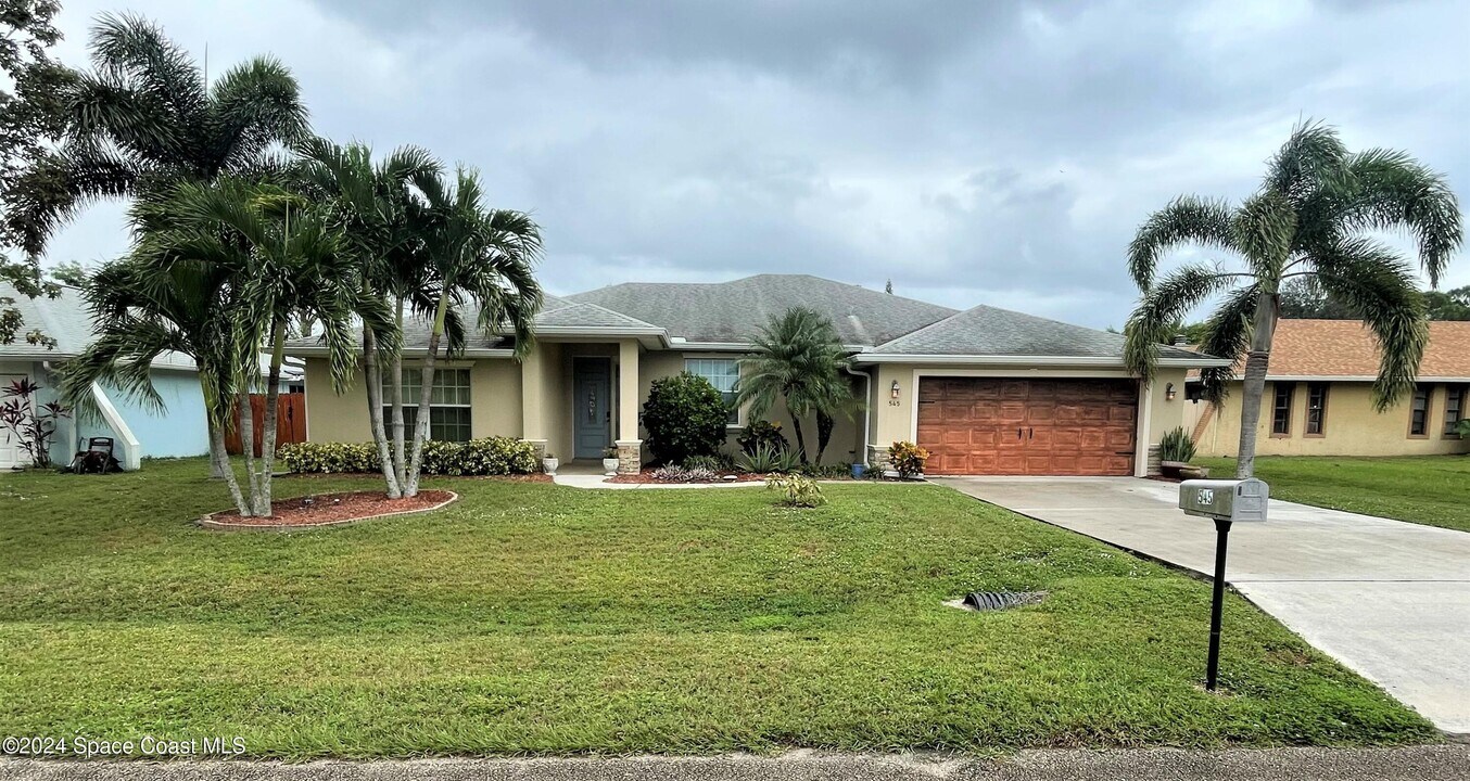 545 Castana Ave SE in Palm Bay, FL - Building Photo