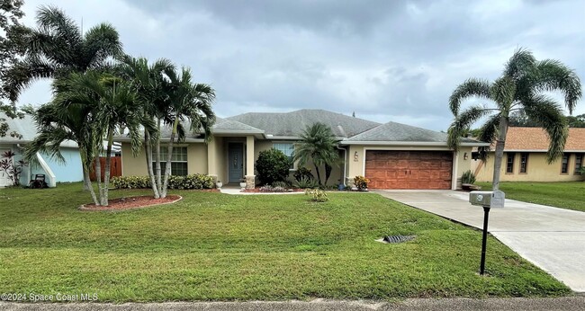 property at 545 Castana Ave SE