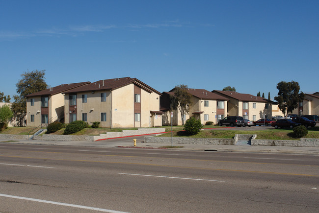 Otay Villas in San Diego, CA - Building Photo - Building Photo