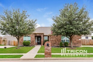 616 Meadow Springs Dr in Glenn Heights, TX - Building Photo