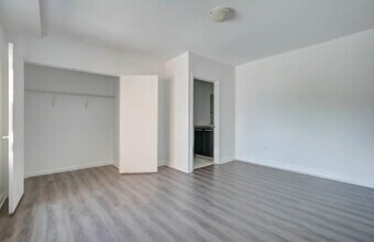 1522 W Glenlake Ave in Chicago, IL - Building Photo - Building Photo