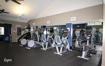 5565 Canoga Ave, Unit # in Woodland Hills, CA - Building Photo - Building Photo