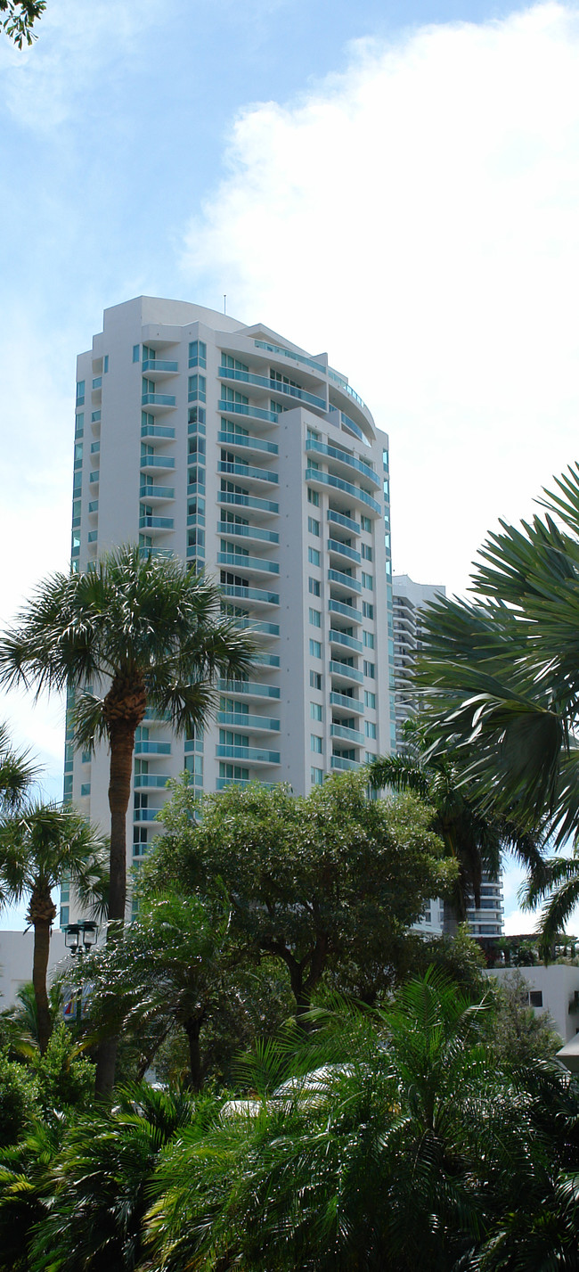 The Parc at Turnberry in Aventura, FL - Building Photo - Building Photo