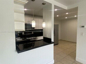 6250 Bird Rd in Miami, FL - Building Photo - Building Photo