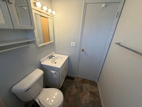 1605 Crestview Dr in Danville, IL - Building Photo - Building Photo