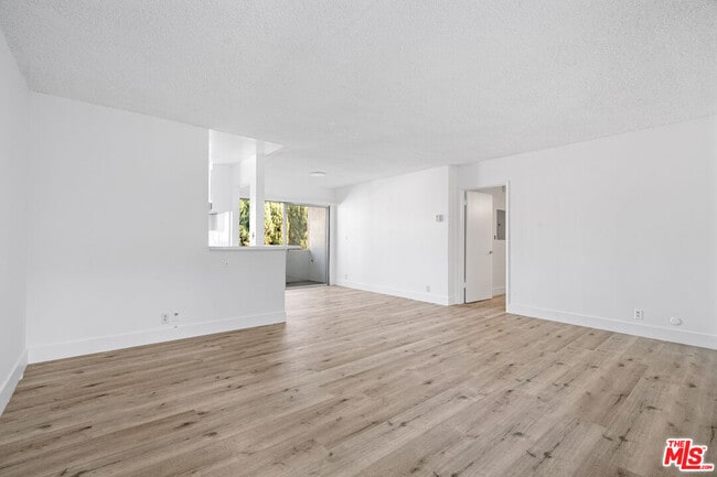 1420 S Bedford St in Los Angeles, CA - Building Photo - Building Photo