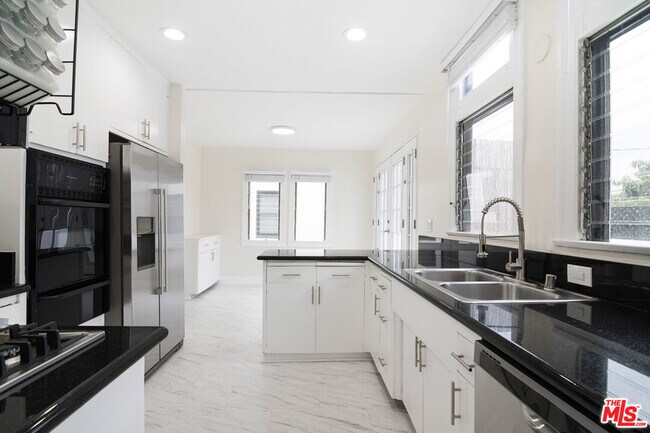 property at 239 S Mansfield Ave