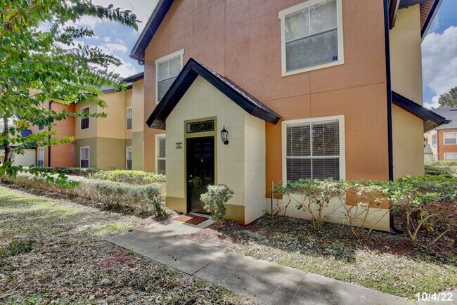 5955 Westgate Dr in Orlando, FL - Building Photo - Building Photo