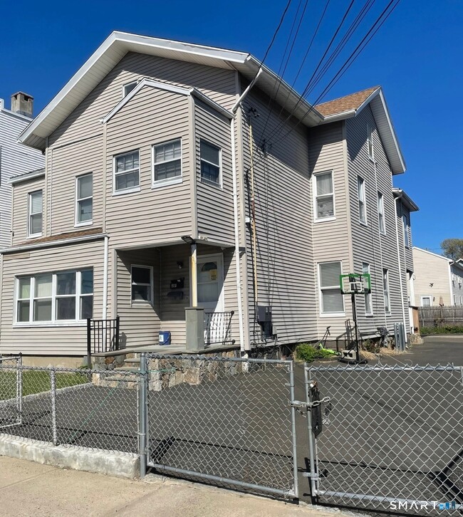 196 Park St