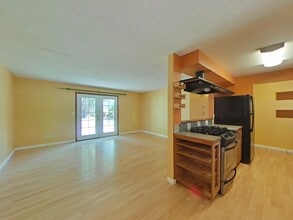 3435 NE Canterbury Cir in Corvallis, OR - Building Photo - Building Photo