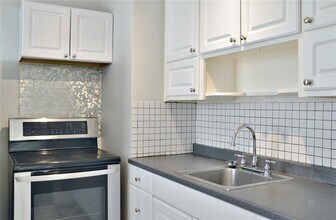 2822 37th Ave N in St. Petersburg, FL - Building Photo - Building Photo
