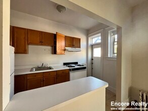 1751 Beacon St, Unit 1850-304 in Brookline, MA - Building Photo - Building Photo