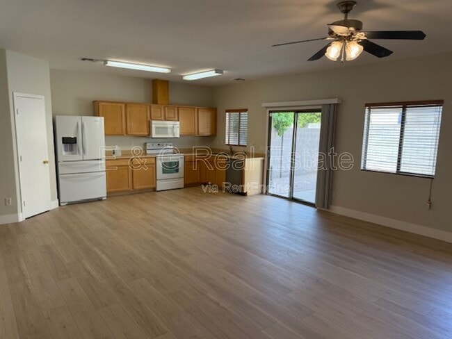 7042 W Mercer Ln in Peoria, AZ - Building Photo - Building Photo