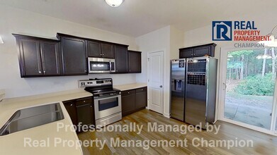 103 Jaydn Dr E in Jacksonville, NC - Building Photo - Building Photo
