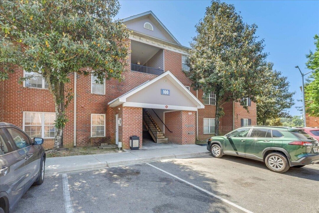 3000 S Adams St in Tallahassee, FL - Foto de edificio
