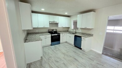 8241 Norvell Dr in Dallas, TX - Building Photo - Building Photo