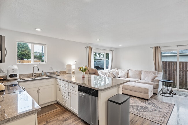 4817 N Vassault Dr in Tacoma, WA - Building Photo - Building Photo