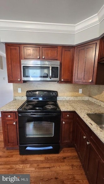 6044 St Moritz Dr in Temple Hills, MD - Building Photo - Building Photo