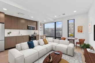 Current in Alexandria, VA - Foto de edificio - Building Photo