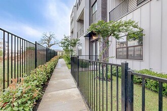 1813 Park Ave in Dallas, TX - Building Photo - Building Photo