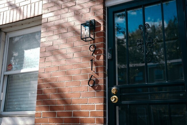 916 W Lombard St in Baltimore, MD - Building Photo - Building Photo