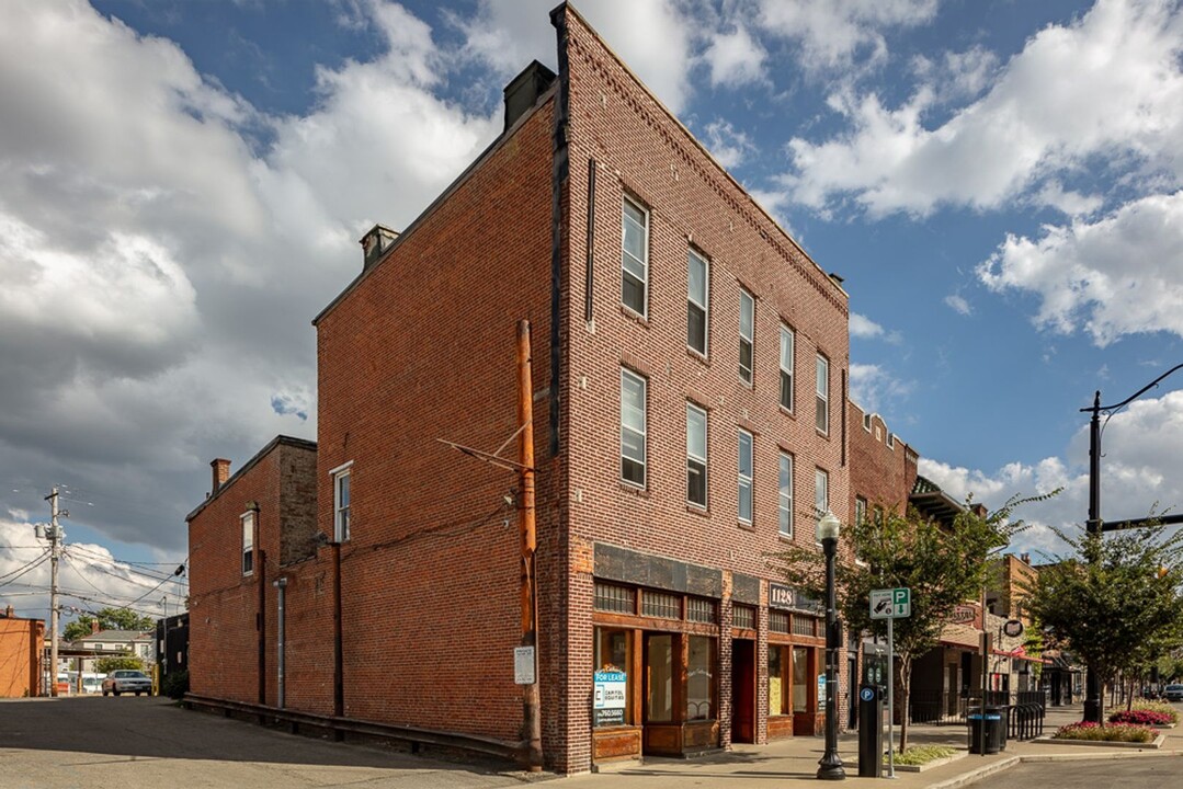 1128-1130 N High St, Unit 1128.5 N. High St. Apt. E in Columbus, OH - Building Photo