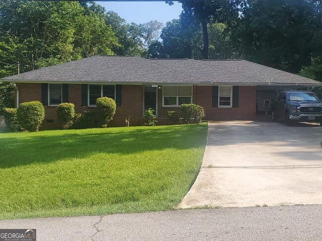 1902 Linda Dr in Austell, GA - Building Photo - Building Photo