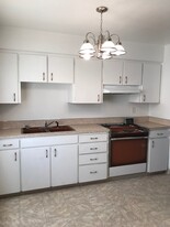 341 SE 81st Ave, Unit 341 in Portland, OR - Building Photo
