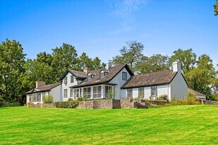 18380 W Kelly Rd in Wadsworth, IL - Building Photo