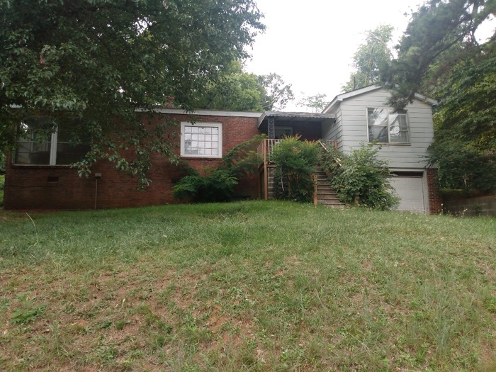 106 Elm St in Seneca, SC - Building Photo