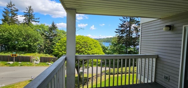 property at 2251 High View Ln NW