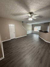 518 Oakside Pl in Acworth, GA - Building Photo - Building Photo