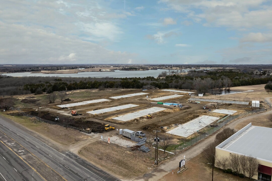 LakeRidge Villas in Ennis, TX - Foto de edificio